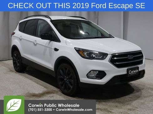 Used 2019 Ford Escape SE image 1