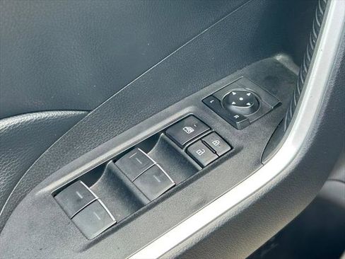 Certified 2025 Toyota RAV4 XLE FWD image 22