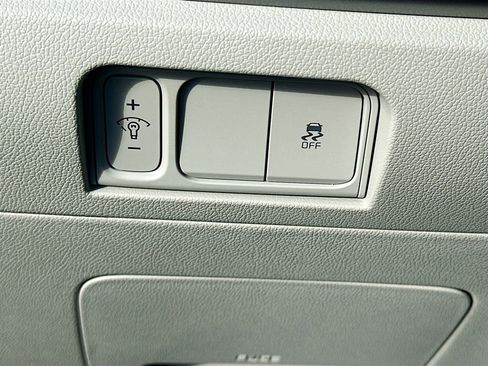 Certified 2025 Kia Sorento S w/ Panoramic Sunroof Package FWD image 10