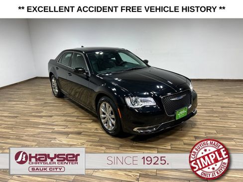 Certified 2018 Chrysler 300 Touring L AWD/4WD image 14