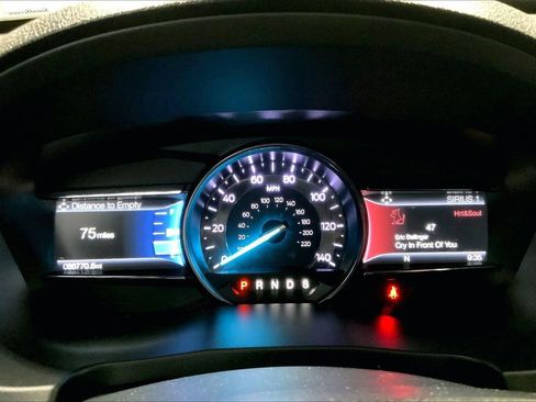 Used 2018 Ford Explorer Limited w/ Equipment Group 301A FWD image 18
