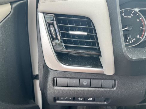 Used 2023 Nissan Rogue SL FWD image 24