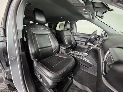 Used 2024 Ford Explorer XLT w/ Equipment Group 202A image 14