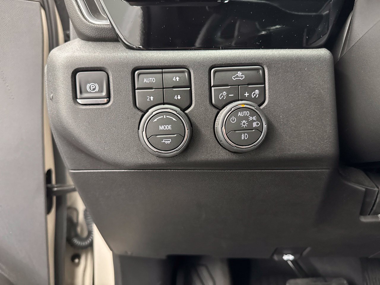 Used 2026 Chevrolet Silverado 1500 RST w/ Convenience Package II AWD/4WD image 34