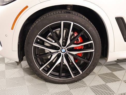 Used 2023 BMW X5 xDrive40i w/ M Sport Package image 19