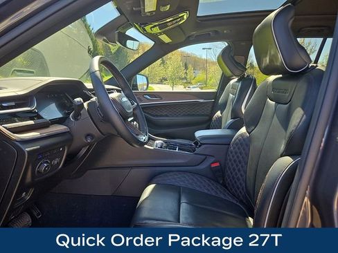 Used 2024 Jeep Grand Cherokee Summit w/ Luxury Tech Group V AWD/4WD image 2