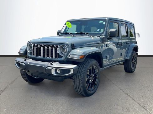 Certified 2025 Jeep Wrangler Unlimited Sahara w/ Safety Group AWD/4WD image 3