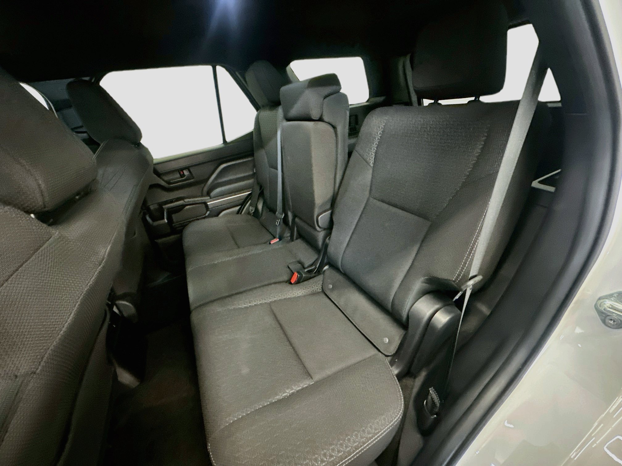 Used 2025 Toyota 4Runner SR5 AWD/4WD image 29