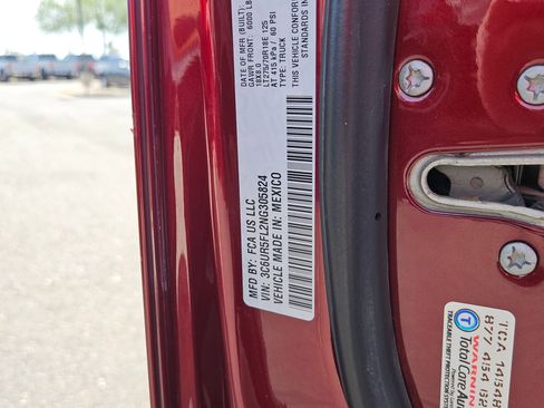 Used 2022 RAM 2500 Laramie AWD/4WD image 28