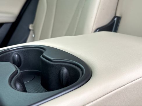Used 2020 Buick Envision Essence w/ Experience Buick Package FWD image 33