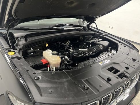 Used 2023 Jeep Grand Cherokee Limited image 63