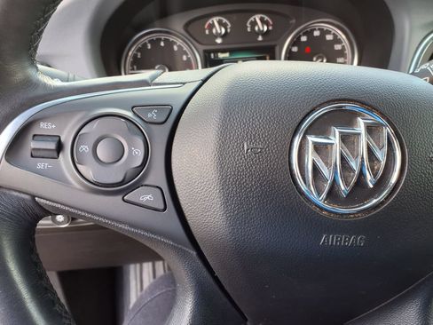 Used 2019 Buick Enclave Essence FWD image 23