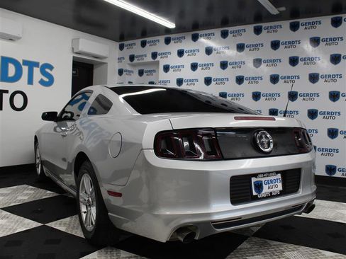 Used 2013 Ford Mustang Coupe image 2