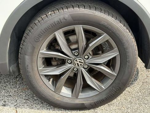 Used 2023 Volkswagen Tiguan SE FWD image 14