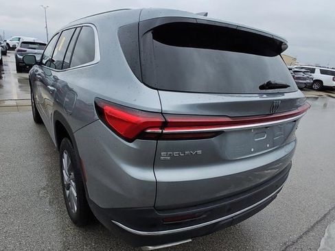 Used 2025 Buick Enclave Preferred image 2