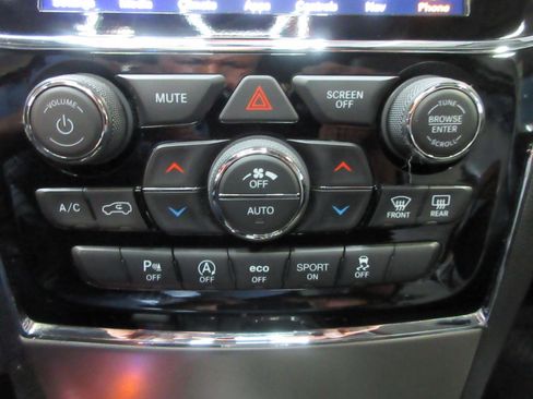 Used 2021 Jeep Grand Cherokee Limited AWD/4WD image 36