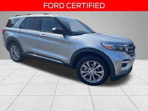 Certified 2023 Ford Explorer XLT w/ Equipment Group 202A AWD/4WD image 2