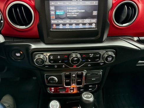 Used 2021 Jeep Wrangler Unlimited Rubicon w/ Xtreme Recon 35" Tire Package image 23