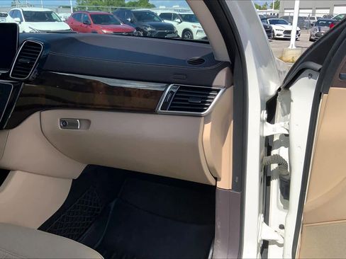 Used 2017 Mercedes-Benz GLS 450 4MATIC image 18