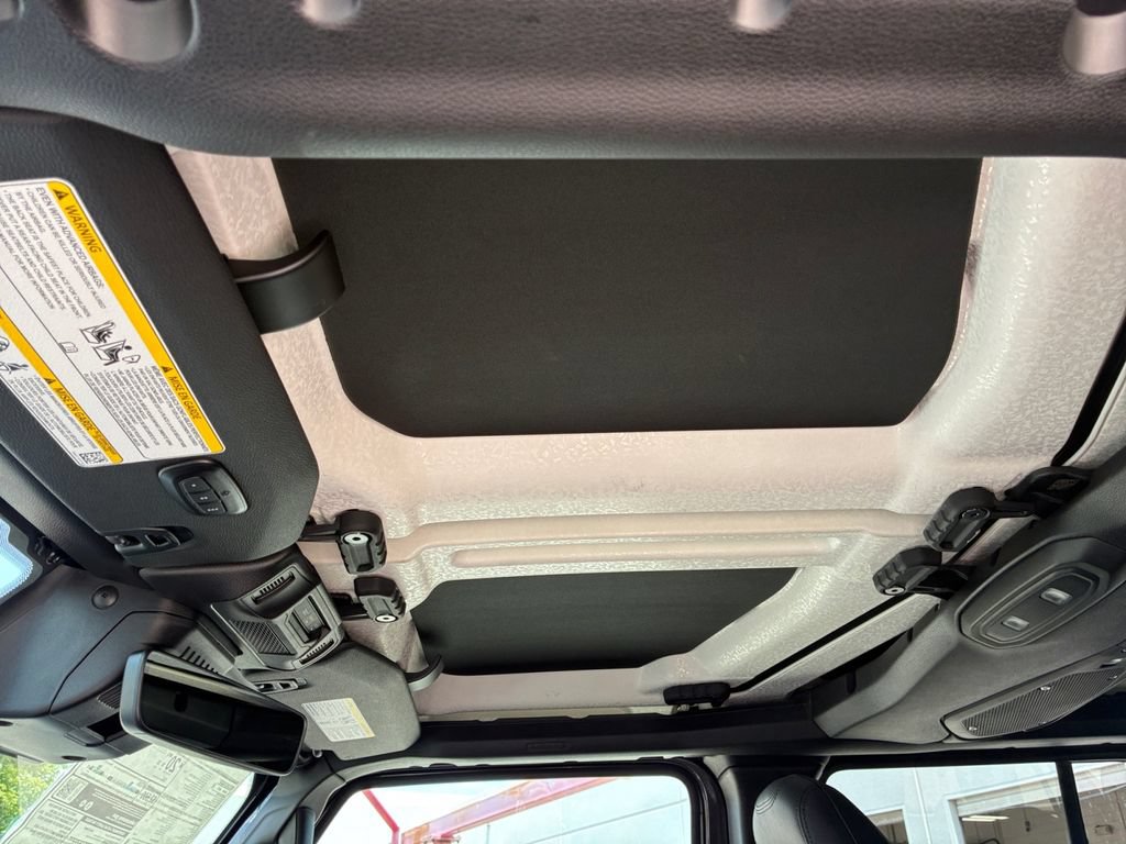 New 2026 Jeep Wrangler Unlimited Sahara AWD/4WD image 7