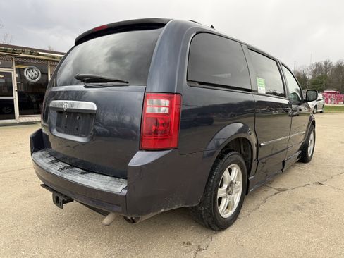Used 2008 Dodge Grand Caravan SXT image 5