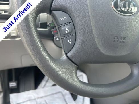 Used 2014 Kia Sedona LX FWD image 17