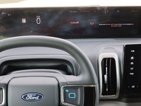 Used 2025 Ford Expedition Active image 19