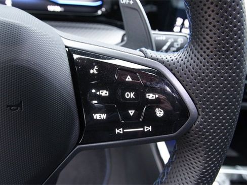 Used 2024 Volkswagen Golf R image 20