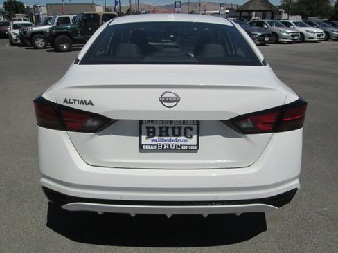 Used 2025 Nissan Altima 2.5 SV FWD image 5