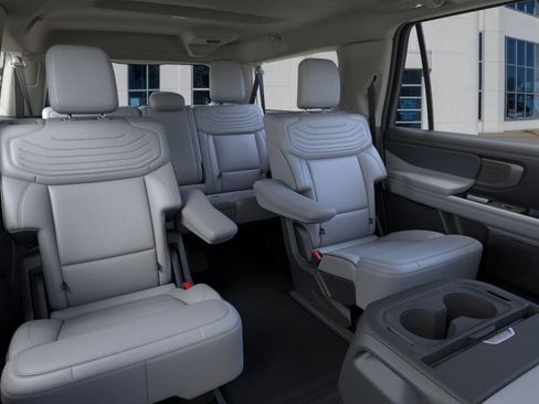 New 2025 Ford Expedition Max Platinum w/ Platinum Ultimate Package image 11