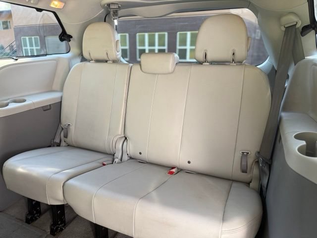 Used 2012 Toyota Sienna XLE FWD image 44
