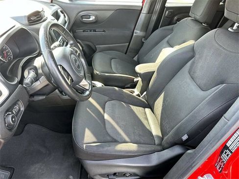 Used 2015 Jeep Renegade Latitude w/ Popular Equipment Group image 11