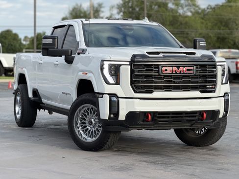 Used 2024 GMC Sierra 2500 AT4 w/ AT4 Premium Plus Package AWD/4WD image 3