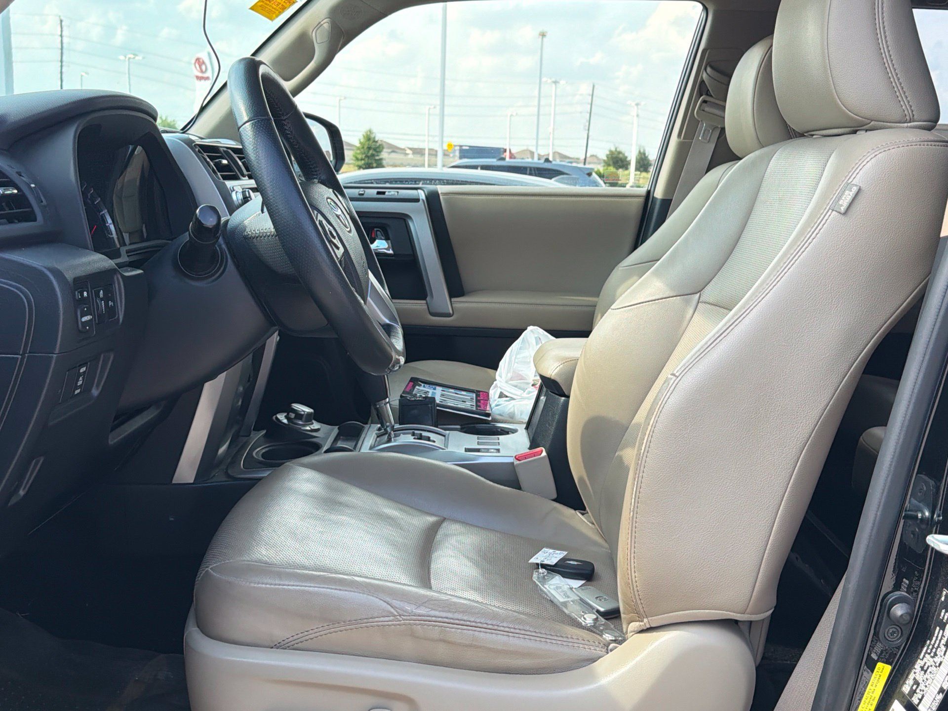 Used 2015 Toyota 4Runner Limited AWD/4WD image 10