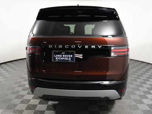 New 2026 Land Rover Discovery Limited Edition image 5