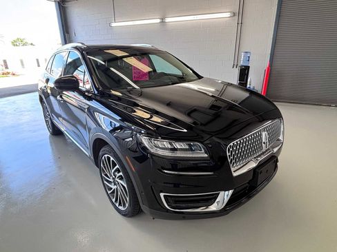 Used 2019 Lincoln Nautilus Reserve AWD/4WD image 2