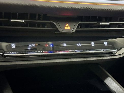 Used 2024 Buick Envision Preferred image 16