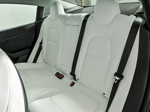 Used 2023 Tesla Model 3 Standard Range RWD image 18