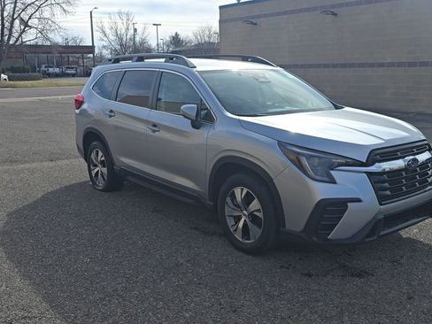 Certified 2023 Subaru Ascent Premium w/ Convenience Package image 3