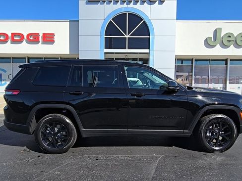 New 2025 Jeep Grand Cherokee L Altitude image 9