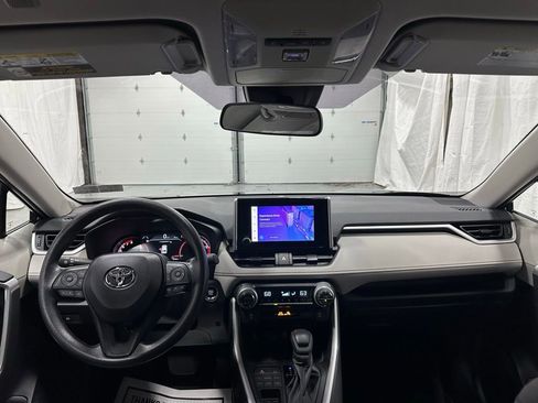 Used 2025 Toyota RAV4 XLE image 40