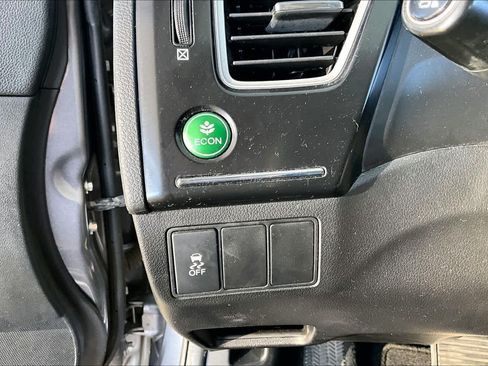 Used 2015 Honda Civic SE image 32