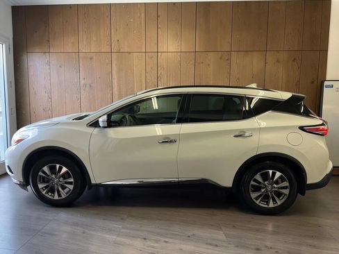 Used 2017 Nissan Murano SV w/ Cargo Package FWD image 4
