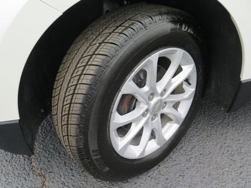 Used 2020 Chevrolet Equinox LT image 18