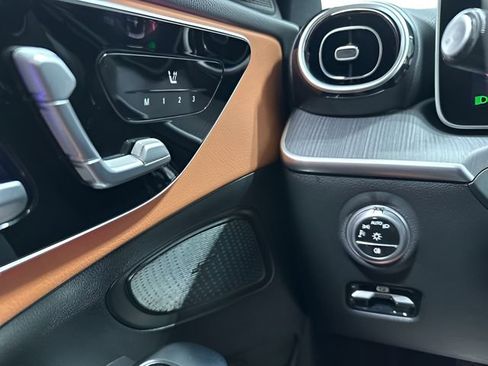 Used 2025 Mercedes-Benz C 300 4MATIC Sedan image 16