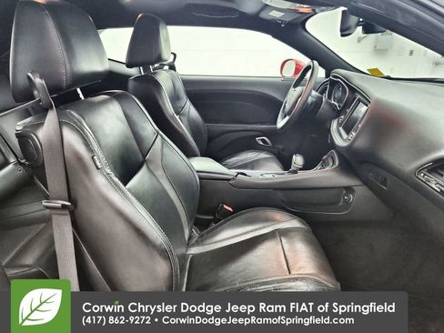 Used 2015 Dodge Challenger SXT Plus image 30