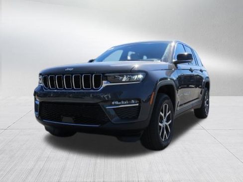 New 2025 Jeep Grand Cherokee Limited w/ Trailer Tow Package image 7