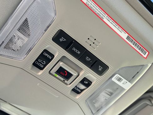 Used 2024 Toyota RAV4 Limited image 34