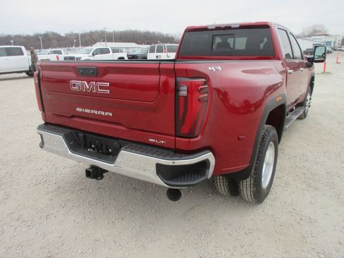 New 2026 GMC Sierra 3500 SLT w/ SLT Premium Package image 5