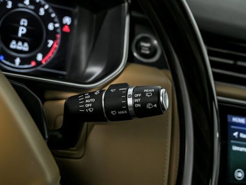 Used 2021 Land Rover Range Rover Long Wheelbase Autobiography image 27